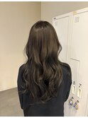 オリーブグレージュ