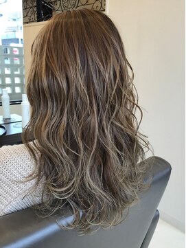 エリタージュ(he'ritage) 波ウェーブ×ブラウンアッシュ