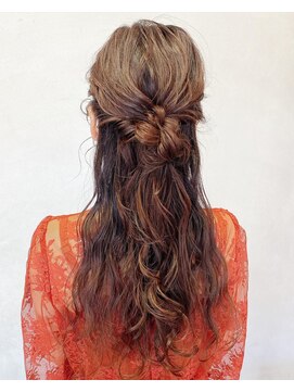 フィオーレ ヘアデザイン(FIORE hair design) ハーフアップ シニヨン ロングアレンジ