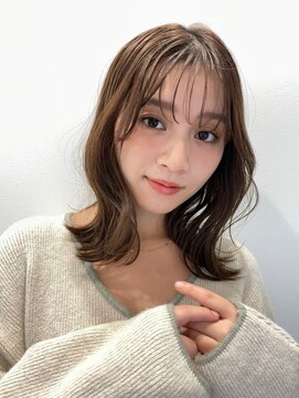 ラニアケア 鎌ケ谷(Laniakea) 小顔くびレイヤーグレーベージュぱっつん前髪20代30代40代