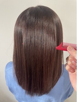 エイティサード(8ty3rd)の写真/縮毛・ストレート指名の顧客多数!ダメージレスにこだわった施術で、持ちの良いサラ艶ストレートへ♪