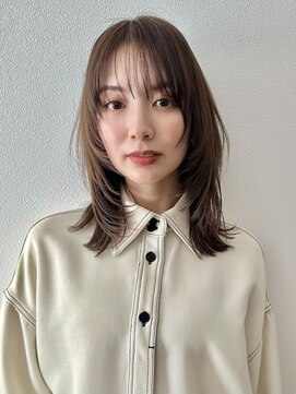 エアー 青山(AIR) 顔まわりミディアムレイヤー透明感グレージュ