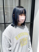 クロレ(CLORE) 切りっぱなしボブ 外ハネボブ 顔周りレイヤー ブルーカラー