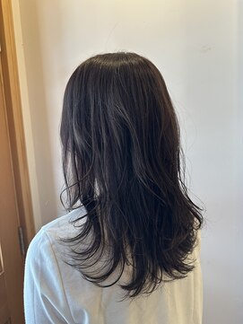 トレパルッキエーレ(tre parrucchiere) ［-tre-］レイヤー×くすみカラー　20代/30代/40代