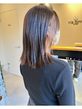 ビアノバ(via nova) くすみベージュのインナーカラー