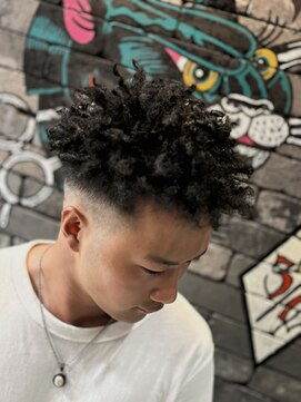 フォーコーナーズカットショップスリーセント 栄(FourCornersCutShop 3/cent) スパイキーアフロ