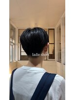 プロスタンセラ&nbsp;女性らしいショートヘア