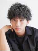 スーツ短髪ツーブロック束感モテる黒髪シークレットパーマ流行