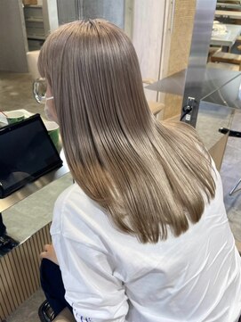 サンク 原宿 表参道(cinq) 原宿ヘーゼルベージュワンブリーチ顔まわりレイヤーダブルカラー