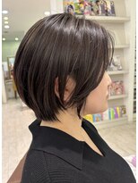リタ(Lita)&nbsp;30代40代50代ミルフィーユレイヤーで作るミニーショート