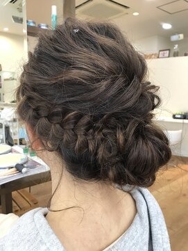マークス(marks) お呼ばれヘアアレンジ