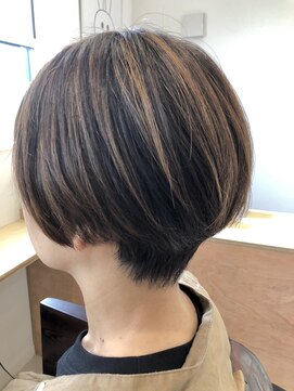 トゥッカ タロ(Tukka talo) 立体感ショート