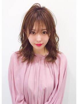 シウ 人形町(shiwu) shiwuミディアム小顔パーマ