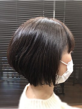 ヘアーメイク クーラ 行橋店(Hair make CURA) 30代40代小顔丸みショート前髪あり大人可愛い