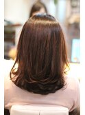 自然な縮毛矯正で柔らかい動きを