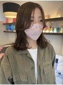 カーキカラー×顔まわりレイヤー