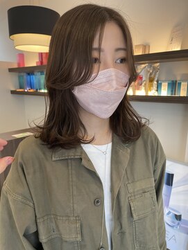 グランドール リュクス(Grandoll Luxe) カーキカラー×顔まわりレイヤー