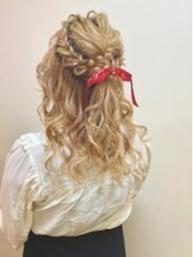 ディア(.eer) "*三つ編み込み × リボン × ハーフアップ*"