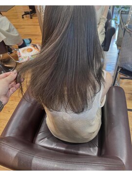 ルッツ(Lutz. hair design) doublecolor gray beige