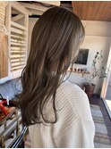 透明感抜群のベージュカラー