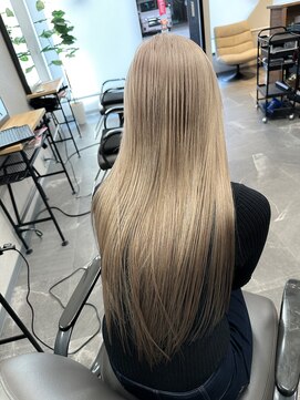 エレクシィ(ELEXY) ライトグレージュ ストレートロング