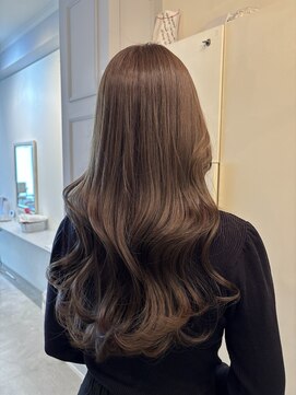 オリーブグレージュ