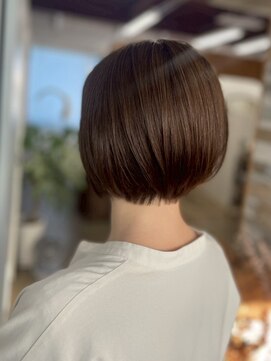 アンジェリカ(Angelica Total Beauty Lifestyle Design) アディクシーカラー ツヤ透明感色持ち◎ショートボブ