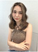 ハイライト　海外風ヘア　レイヤーカット　顔周りカット