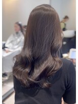 リス バイ ソヨン(Lis by SOYON)&nbsp;黒髪/グレーベージュ/レイヤーロング/前髪パーマ/髪質改善