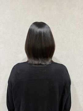 ハイパー(HYPER) 左右差のあるクセも【酸性ストレート】で"髪質改善"