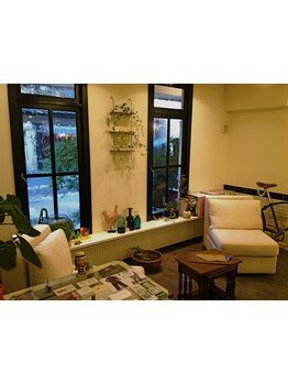 【烏丸御池】話題のMETEOトリートメントで髪の内部から補修◎うるツヤ美髪ヘアーに♪