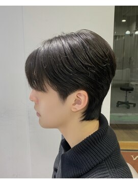 ネオリーブウリ 二子玉川店(Neolive uri) ブルーブラックフェザーパーマサーフカールセンターパート