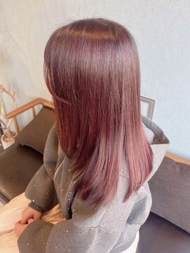 シャトン(chaton) コーラルピンク/ツヤ髪/顔回りレイヤー