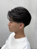 ジレス(Jiles)&nbsp;テーパーフェード/センターパート/ニュアンスパーマ