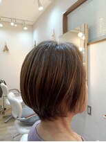 ムル 大倉山(muru) 後頭部にボリュームで品のある大人ショートボブ