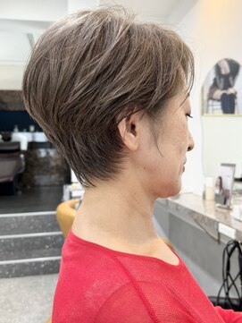 ファチュール(fAture.) 40代50代60代ひし形くびれ美ショート小顔グレージュ白髪ぼかし