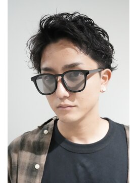 ルックグッドストア(LOOK GOOD STORE) アップバングスパイラルパーマセンターパートメンズサロン三宮