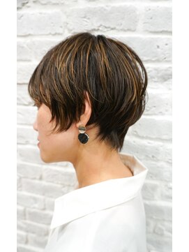 ピークス(PEAKS) 耳かけOKな大人マニッシュショート【PEAKS恵比寿】