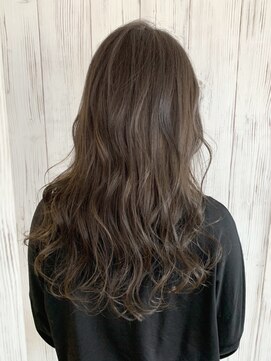 ヘブンリー(heavenly) #オリーブベージュ#ミルクティベージュ#ローライト#寒色系カラー