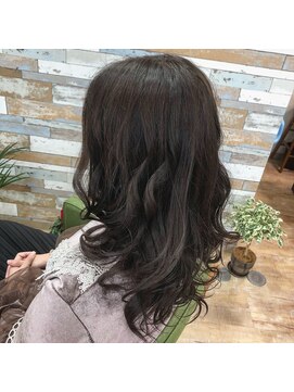 ハウオリ ヘアーワークス(Hauoli hair works) インディゴ×ハニーシルバーカラー