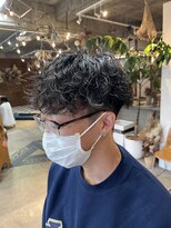 モーブ(MAUVE)&nbsp;ツイストスパイラルパーマメンズマッシュツーブロック刈り上げ