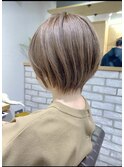 ショートボブ