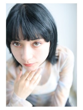 エフィール(afeel) クセ毛を活かした黒髪ウルフ