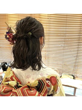 グッドネイバーズ 流山おおたかの森店(GOOD NEIGHBORS) ハーフアップスタイル 成人式ヘアセット