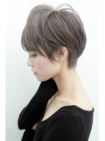 トルネード(TORNADO)&nbsp;外国人風ショート ハイライト 暗髪グレージュ　白髪ぼかし