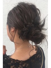 【大分】暗いカラーの方もオススメ結婚式ヘアセット