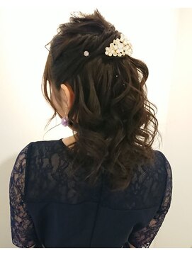 ヘアーリゾートラシックアールプラス(hair resort lachiq R+) 《R＋》ヘアアレンジ☆ハーフアップ