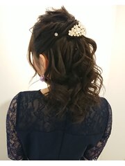 《R＋》ヘアアレンジ☆ハーフアップ