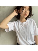 キチ(kichi.)&nbsp;[kichi.] ひし形ボブ×グレージュ