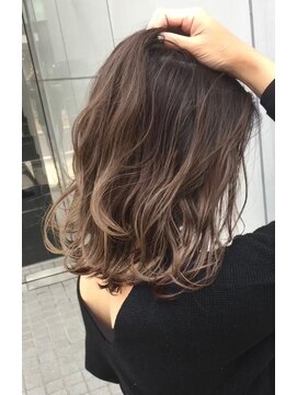 トルネード(TORNADO) 外国人風ハイライトバレイヤージュ白髪ぼかし グレージュ